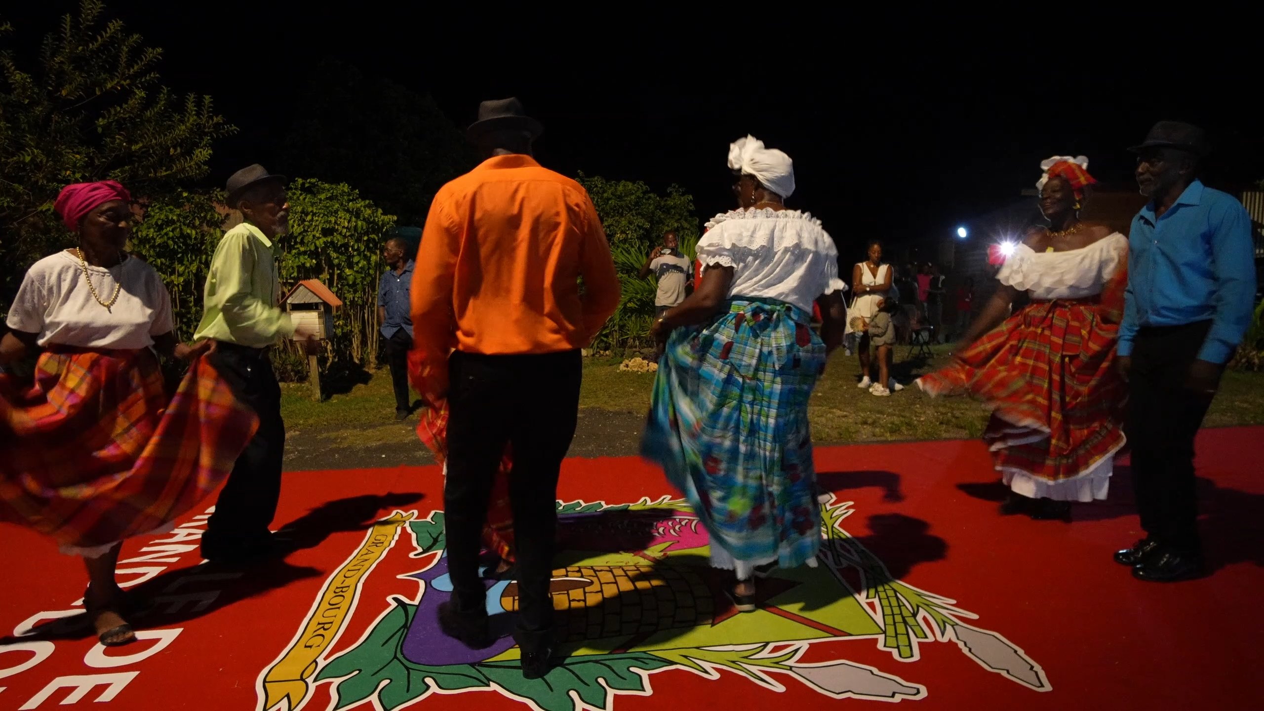 Démonstration danses traditionnels à la fête de quartier