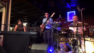 Soirée concert Chez Henri avec le trio AKODA