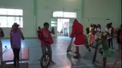 Les collégiens de Grand Bourg offrent un Cirque de Noel aux plus démunis