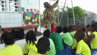 Culture Marie Galante : la conteuse Woz Bonbon interprête un conte créole