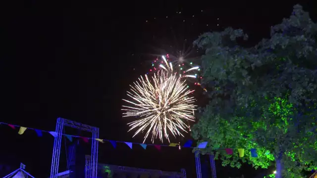 Un feu d'artifice plus que parfait pour souligner le mot du jour
