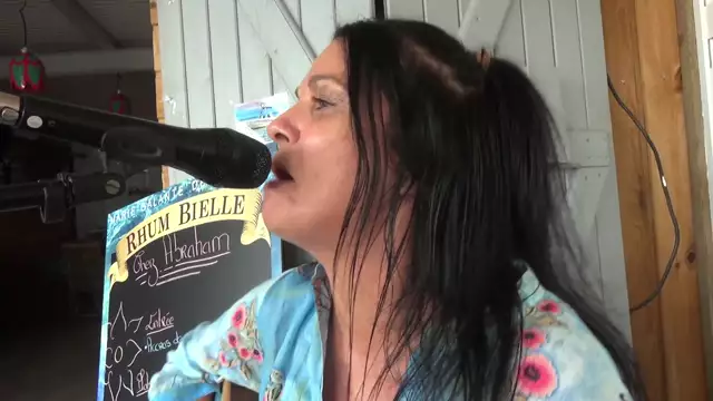 Chez Abraham choisit la chanteuse corse ILLU pour sa réouverture