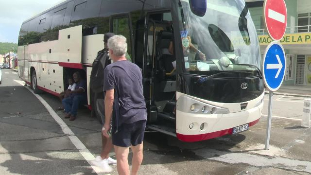 L'équipe de France des  Légendes du Foot à Capesterre