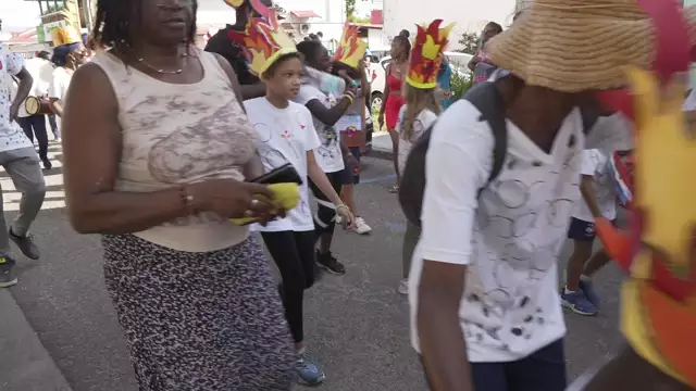 Images du carnaval des écoles 2024 à Grand Bourg