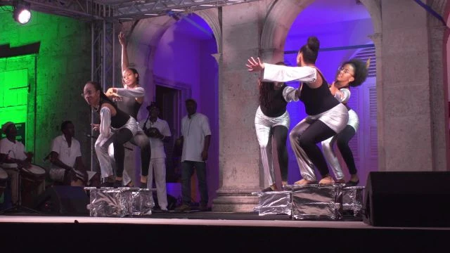 mango fil  danses ti ban